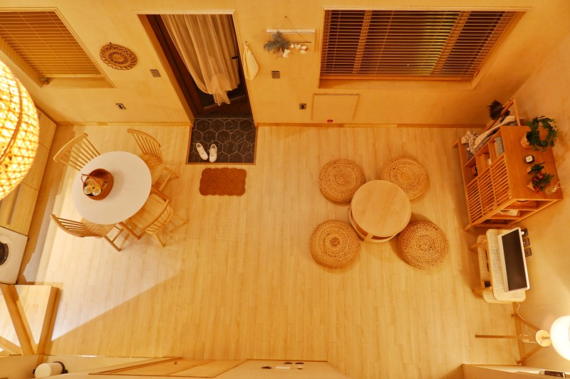 room detail thumbnail 2