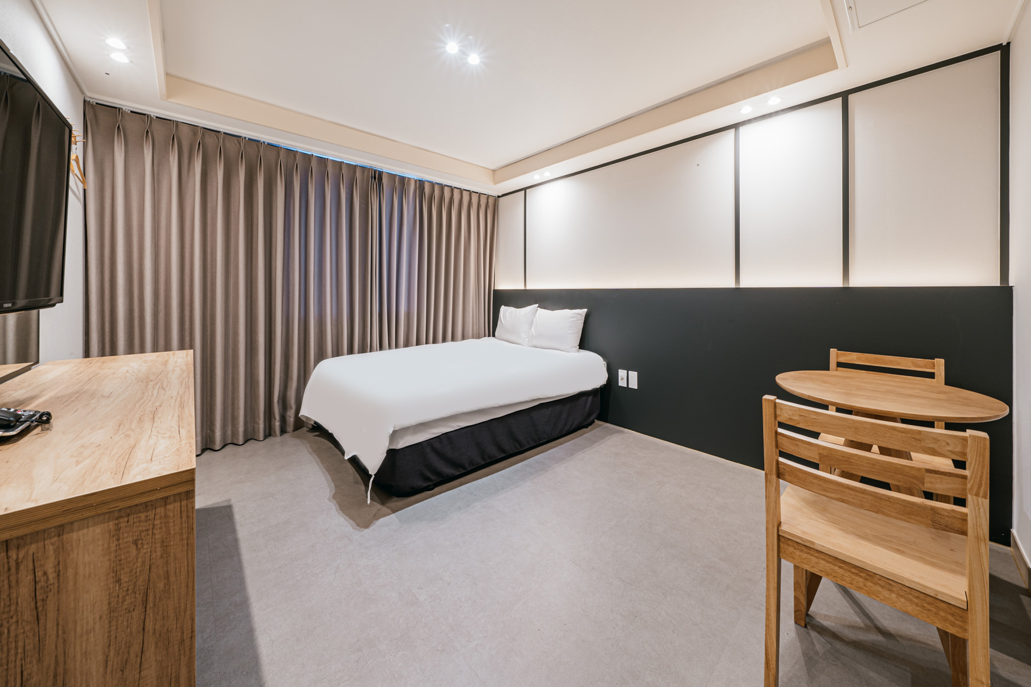 ★타임특가 - 룸 업그레이드★(스탠다드(2,3층)→디럭스(4,5,6,7층) 더블/트윈 랜덤배정)