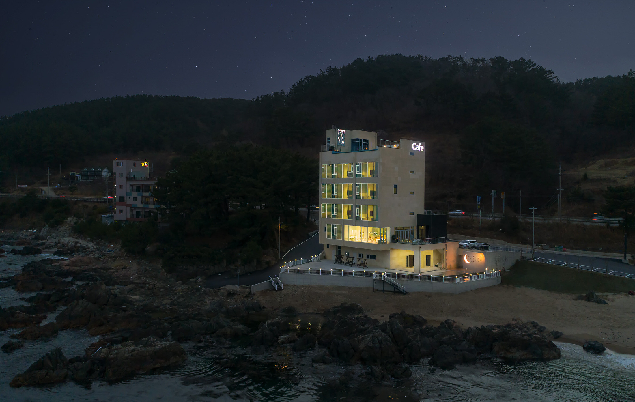 영덕 하프문베이펜션 외관