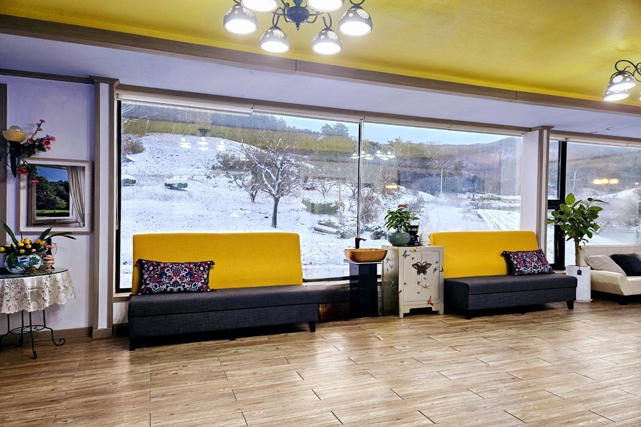 https://yaimg.yanolja.com/v5/2025/03/12/08/67d141ebd37f36.07567412.jpg