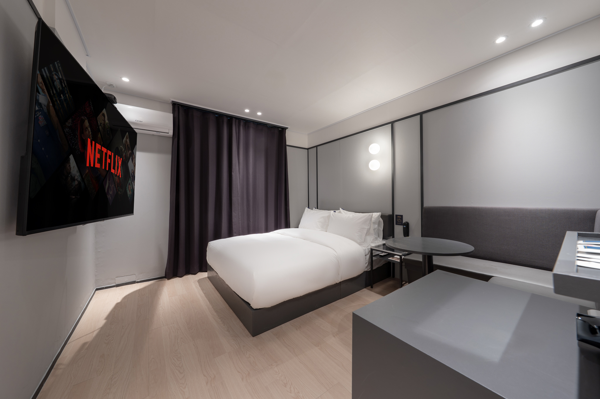 room detail thumbnail 2