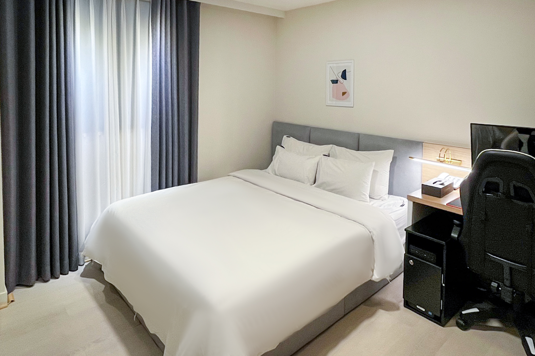 room detail thumbnail 1