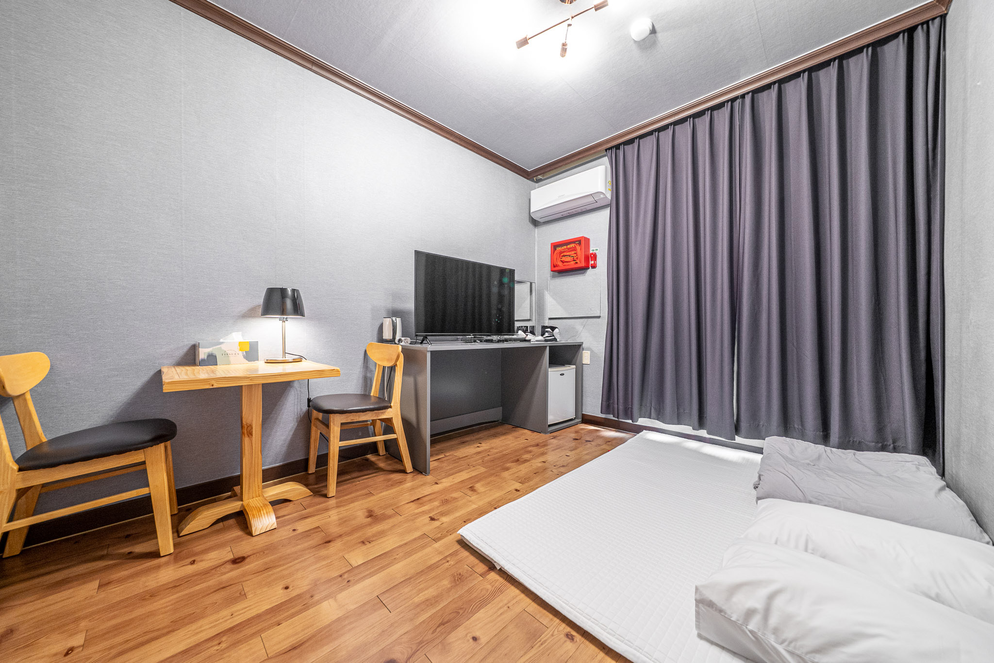 room detail thumbnail 0