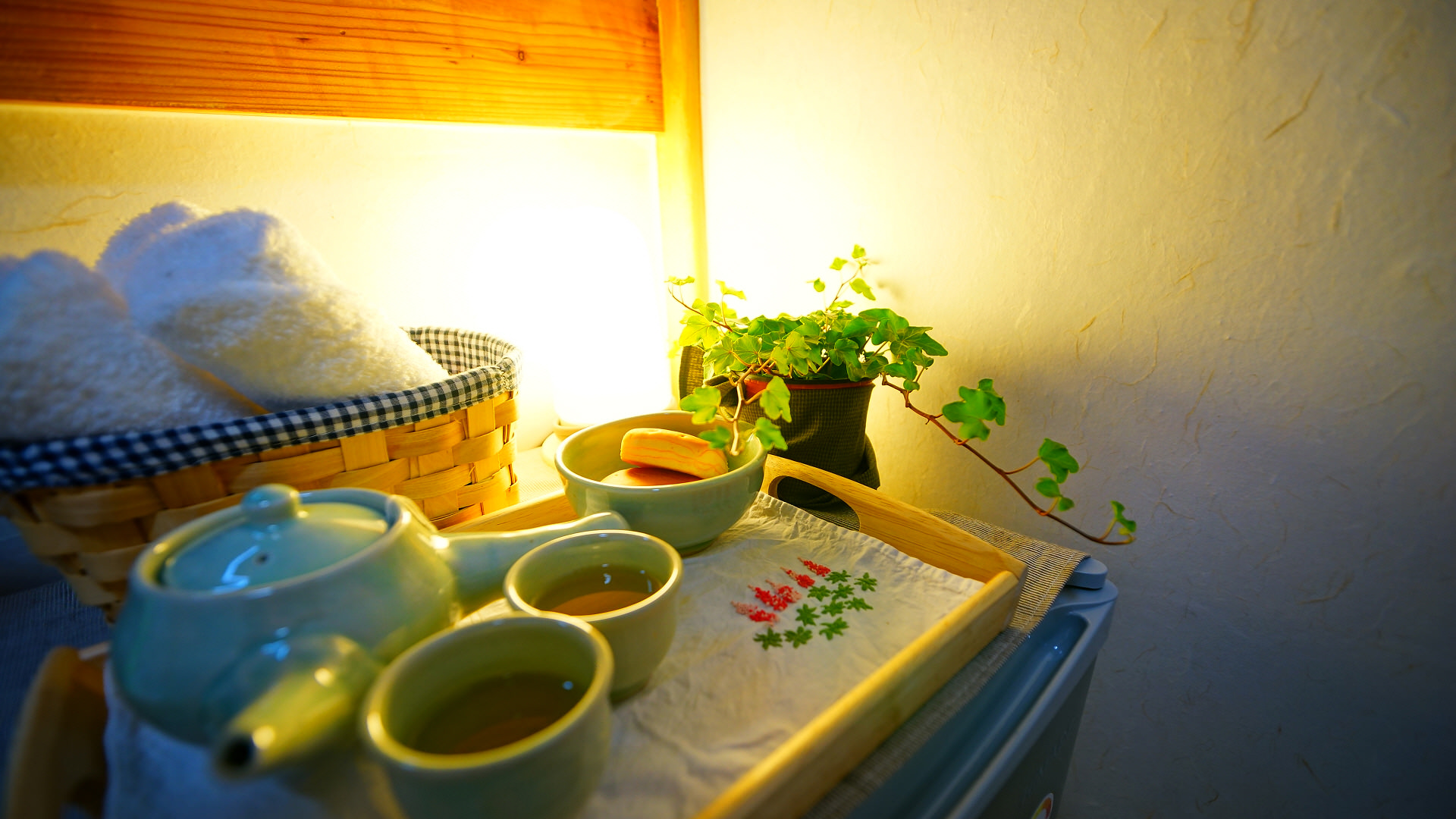 room detail thumbnail 2