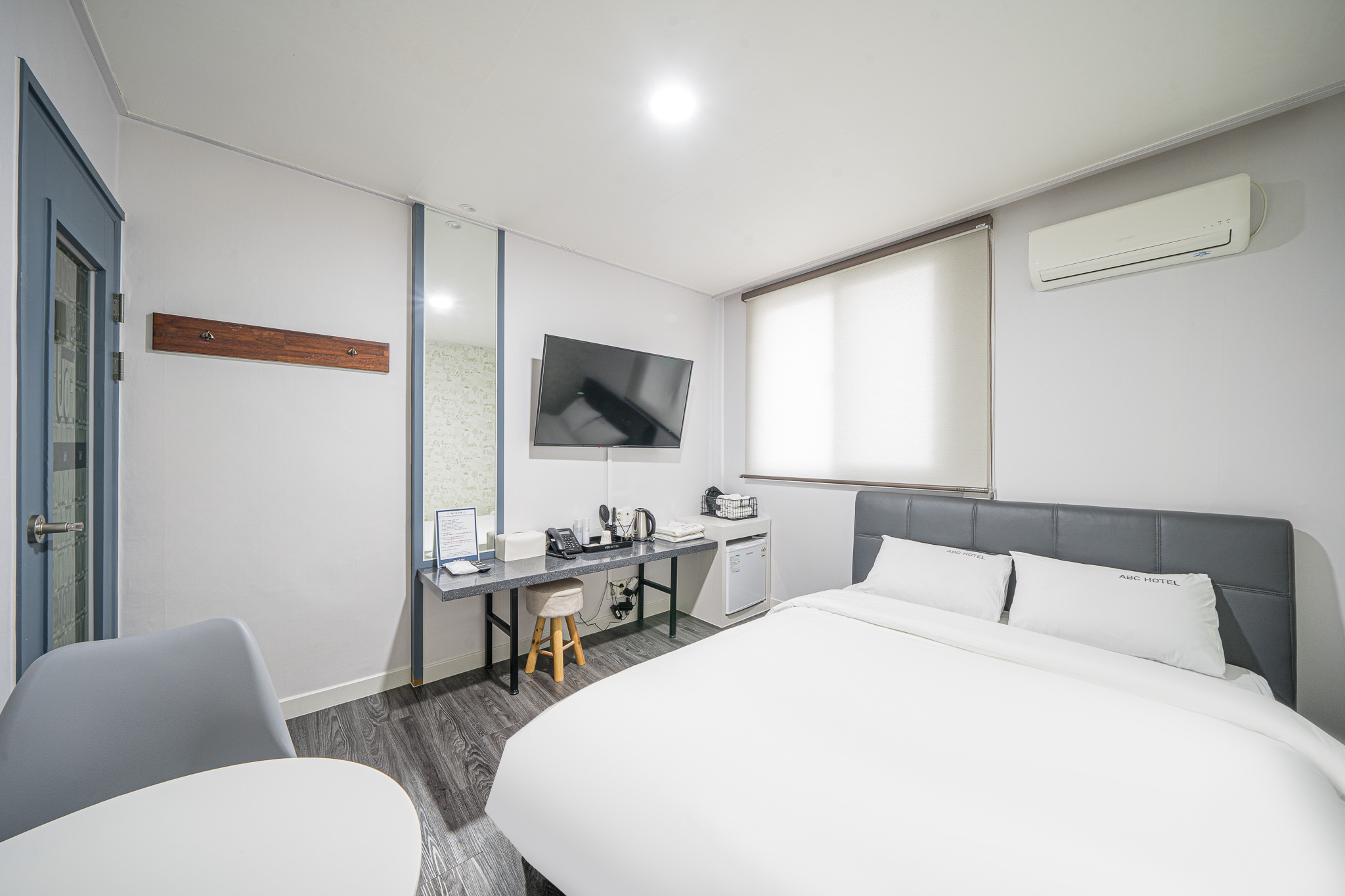 room detail thumbnail 0