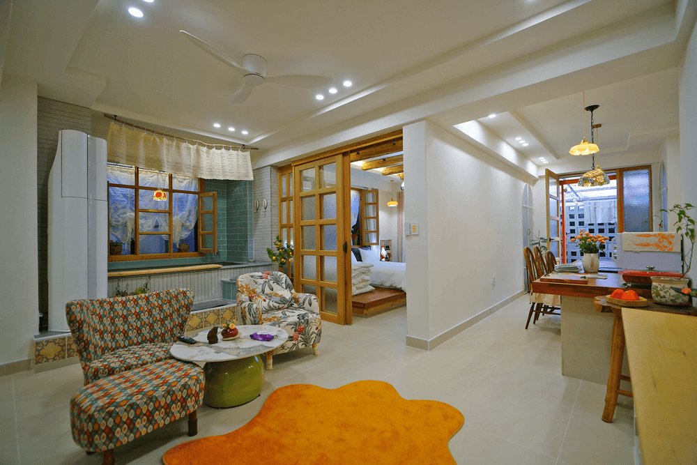 room detail thumbnail 2