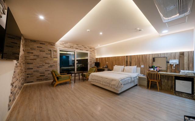 울산 정자동 화이트스완