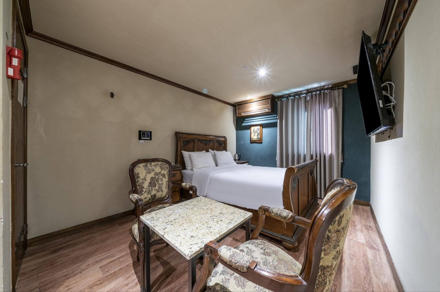 room detail thumbnail 0