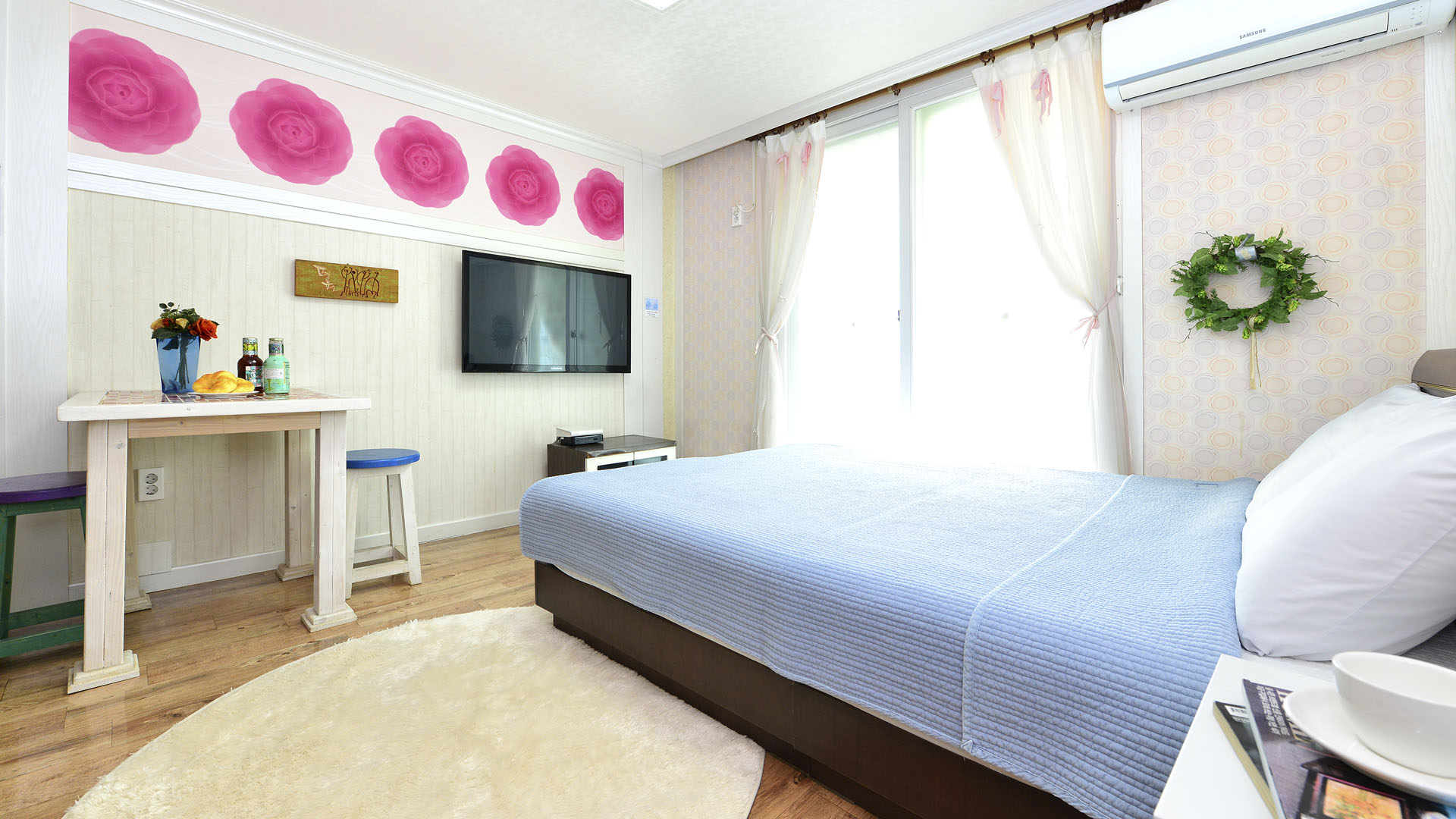 room detail thumbnail 1