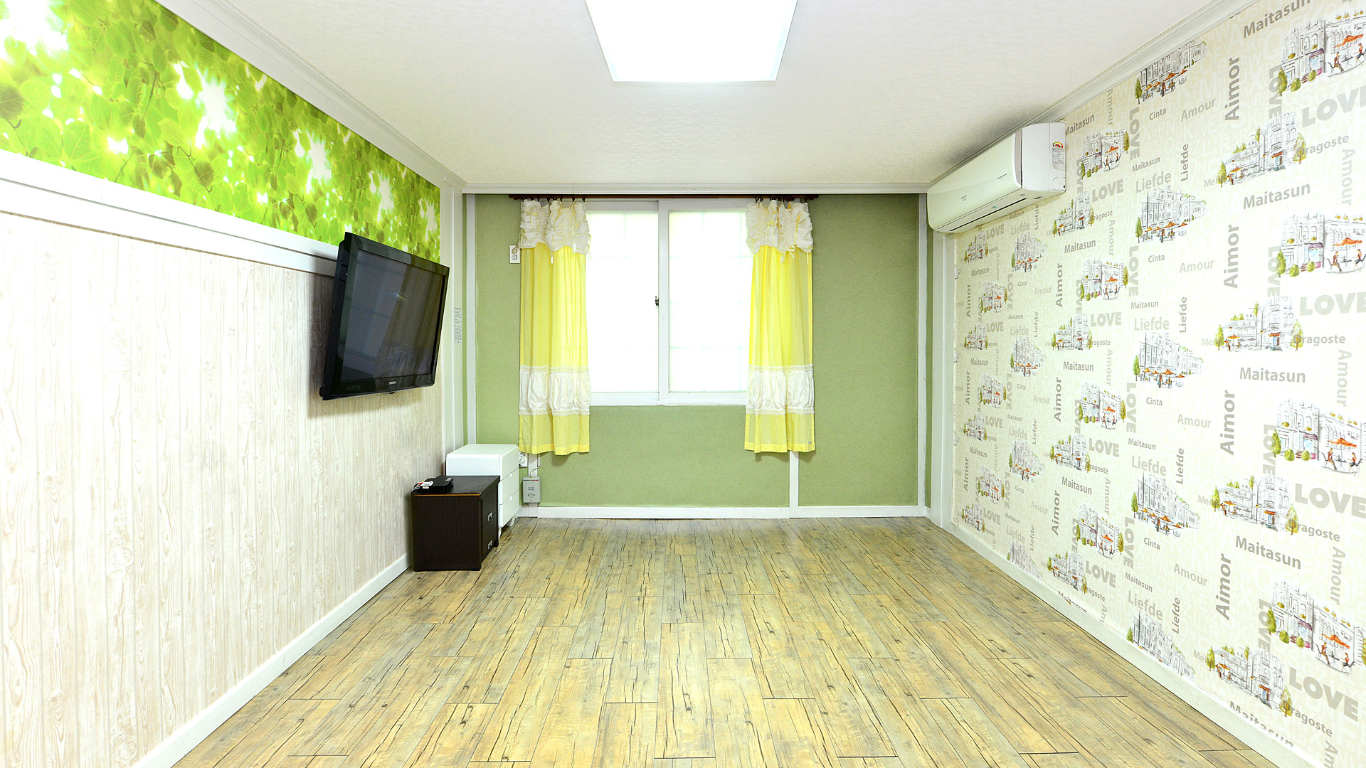 room detail thumbnail 1