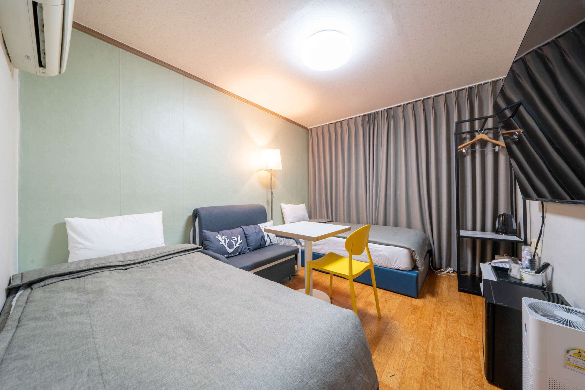 room detail thumbnail 0