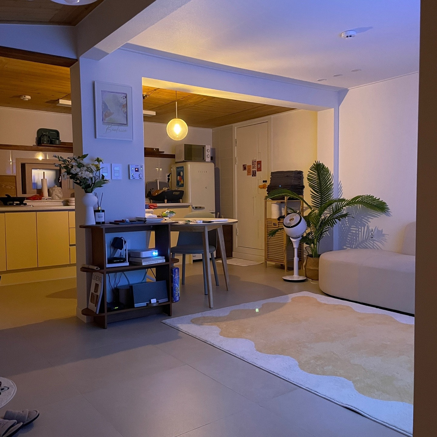 room detail thumbnail 0