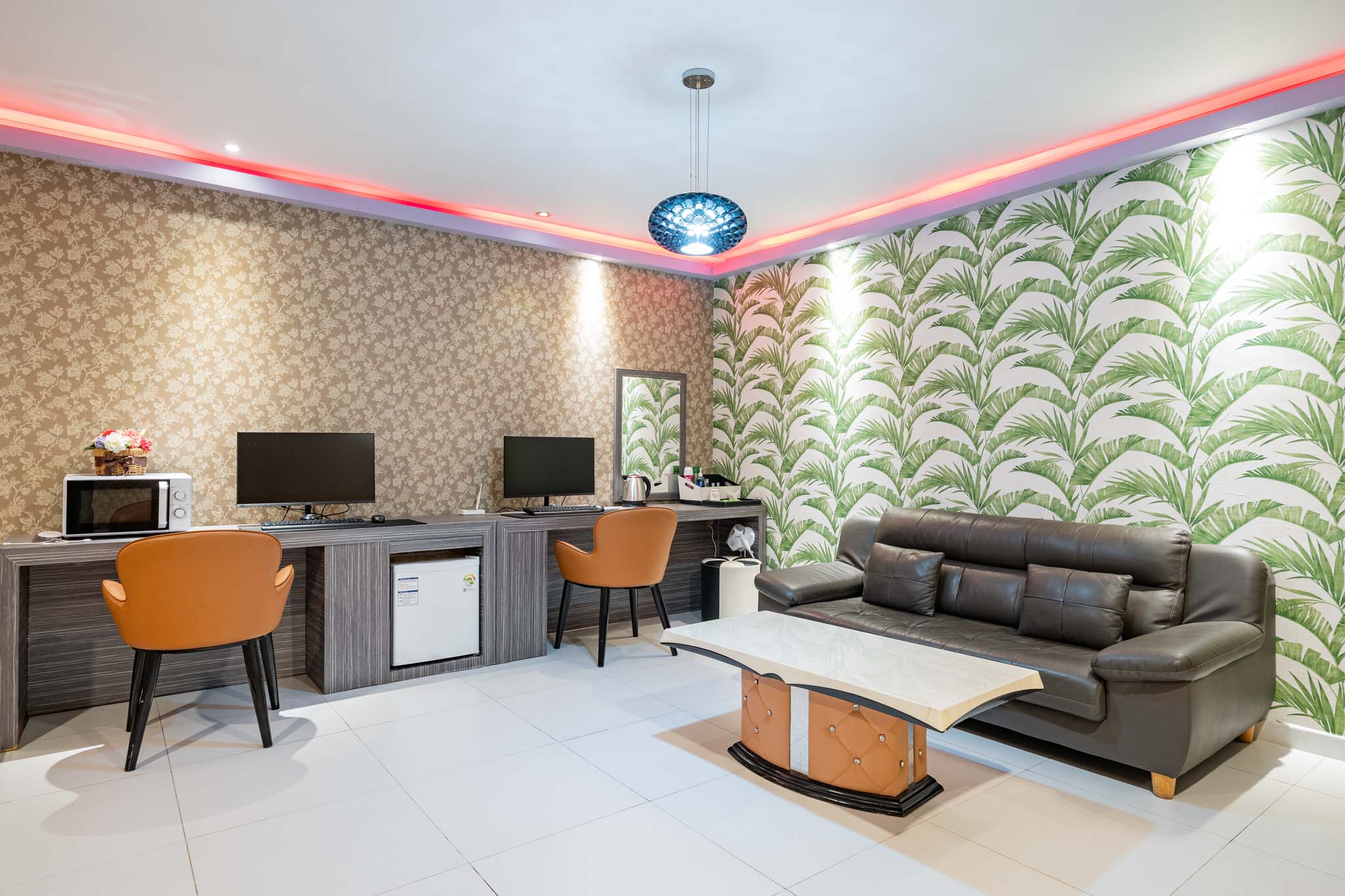 room detail thumbnail 1