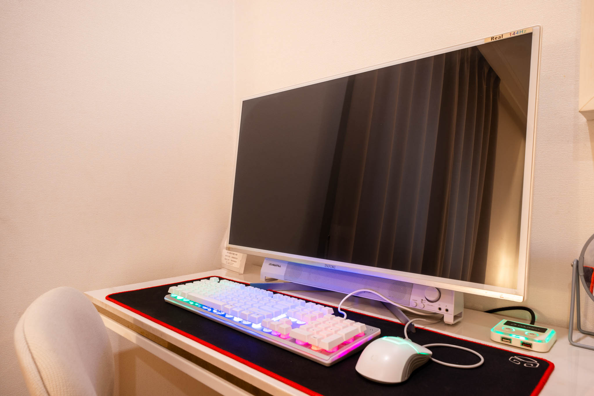 room detail thumbnail 2