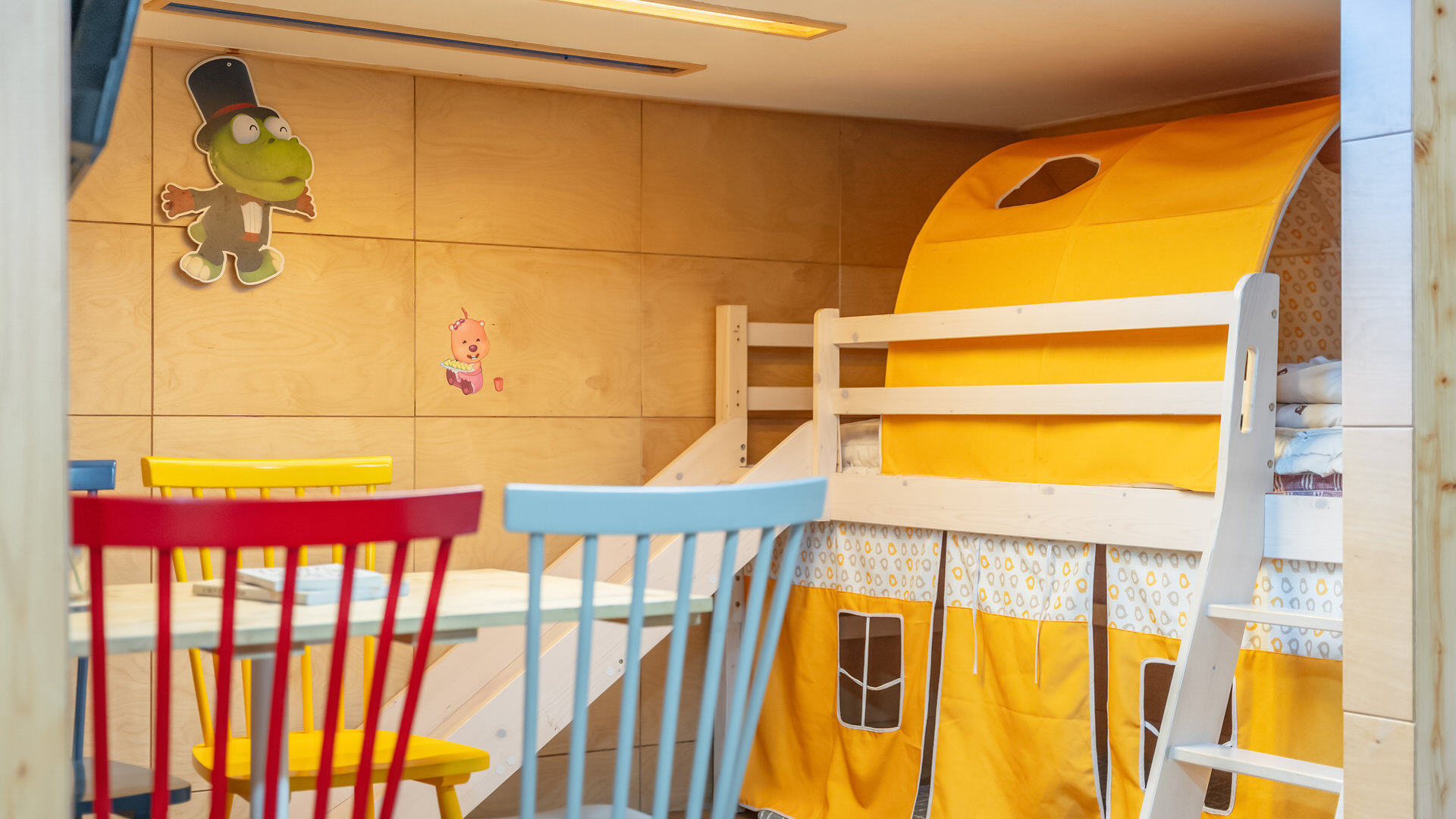 room detail thumbnail 1