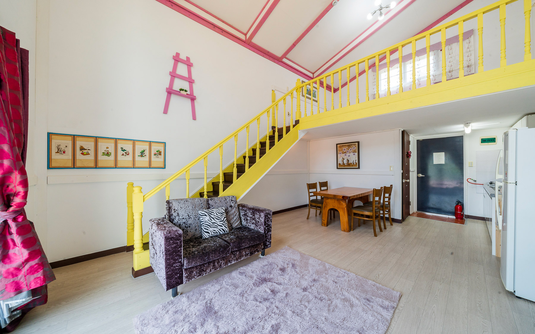 room detail thumbnail 0