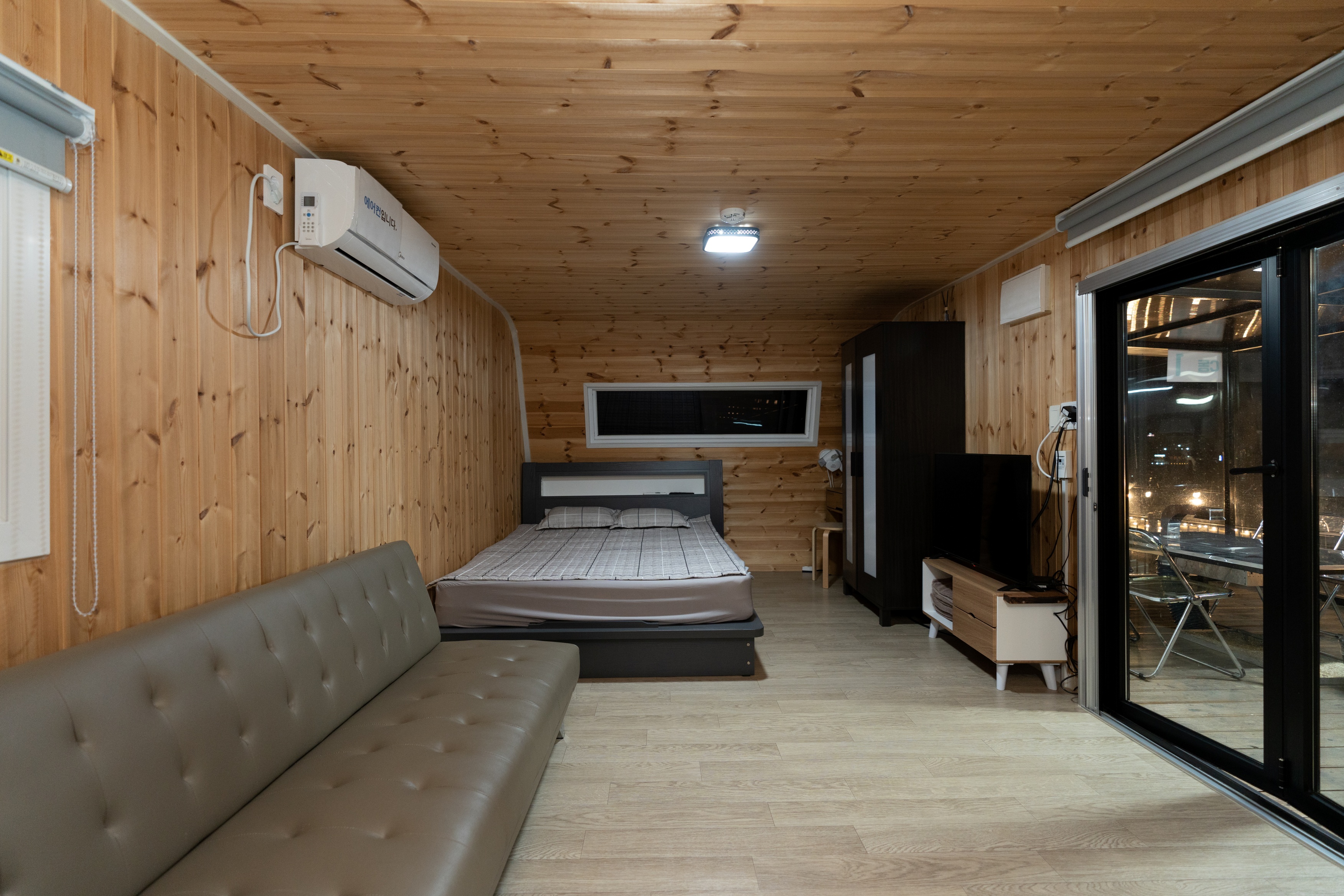 카라반(2 랜덤배정)(냉난방 개별바베큐장 4계절이용가능)