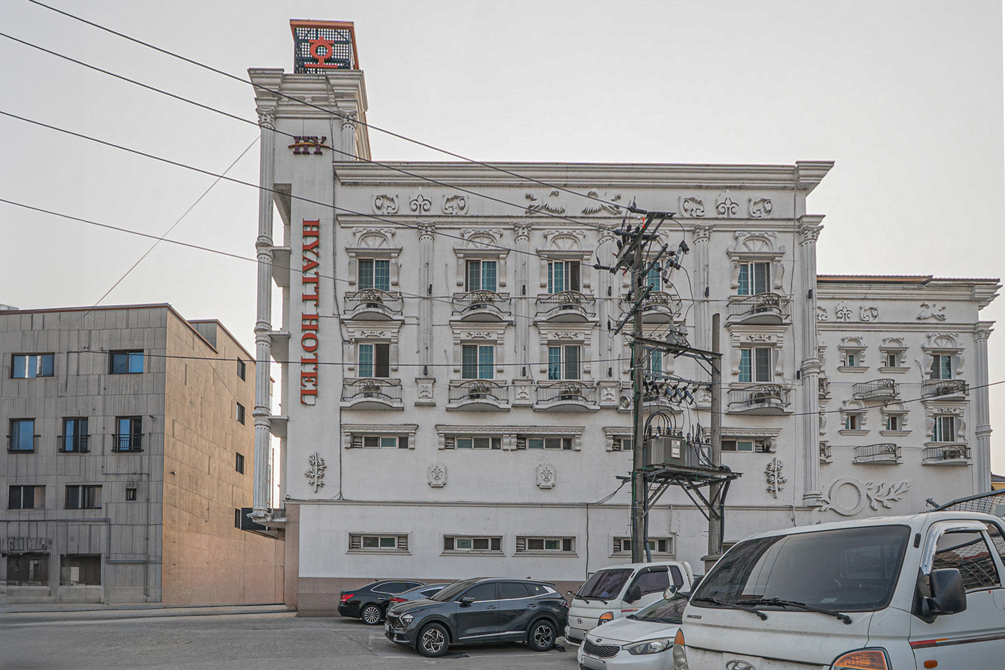 EXTERIOR