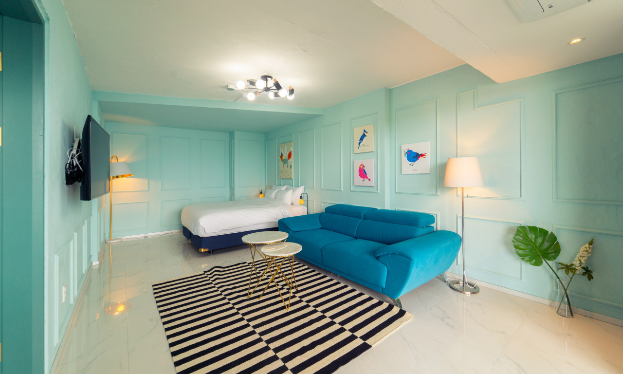 room detail thumbnail 0