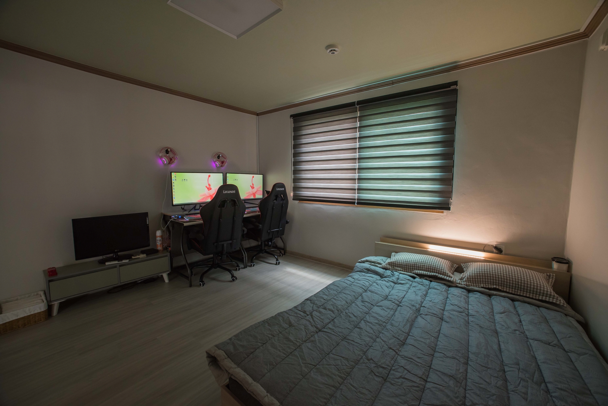 room detail thumbnail 2
