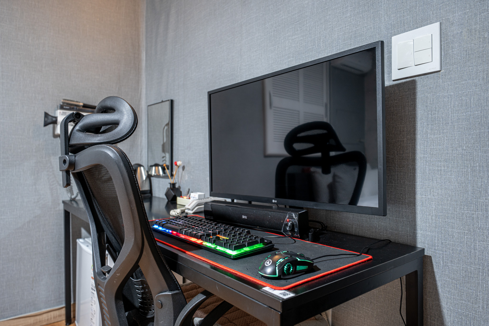 room detail thumbnail 2