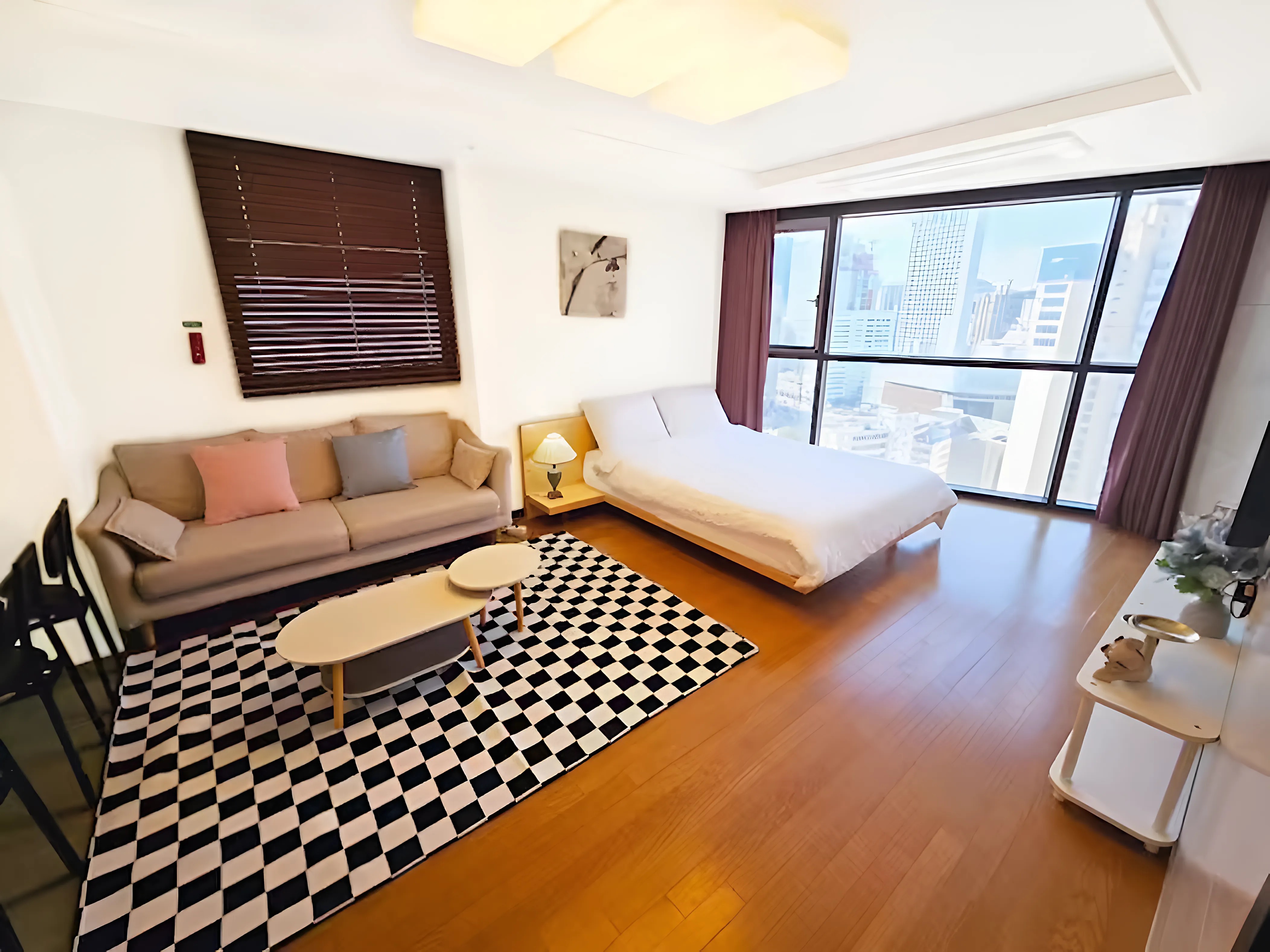 room detail thumbnail 1