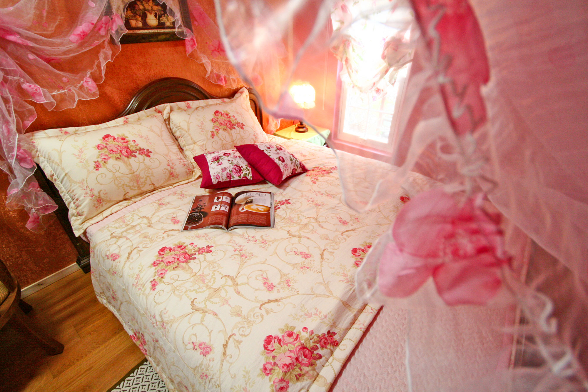 room detail thumbnail 2