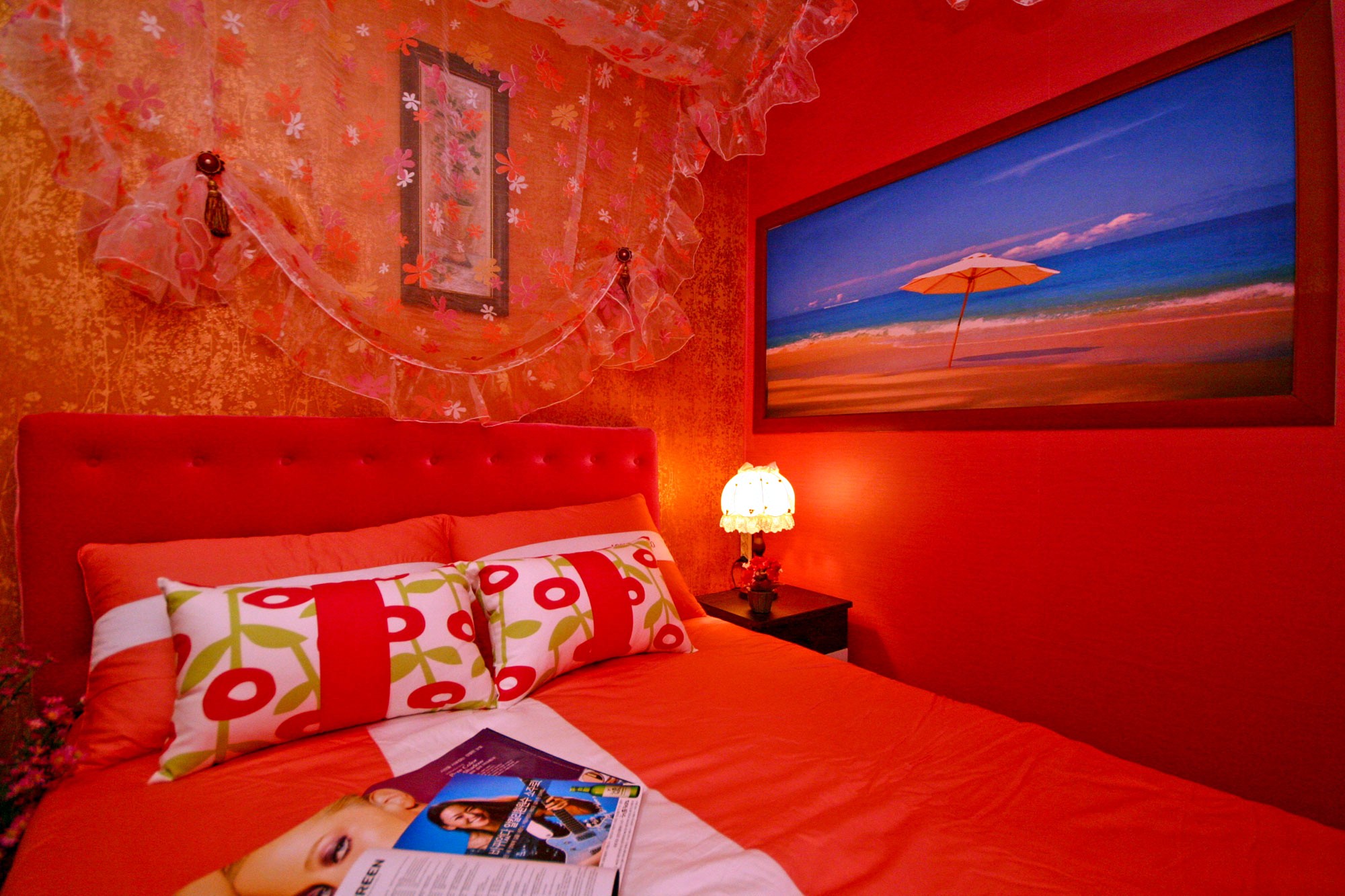 room detail thumbnail 1