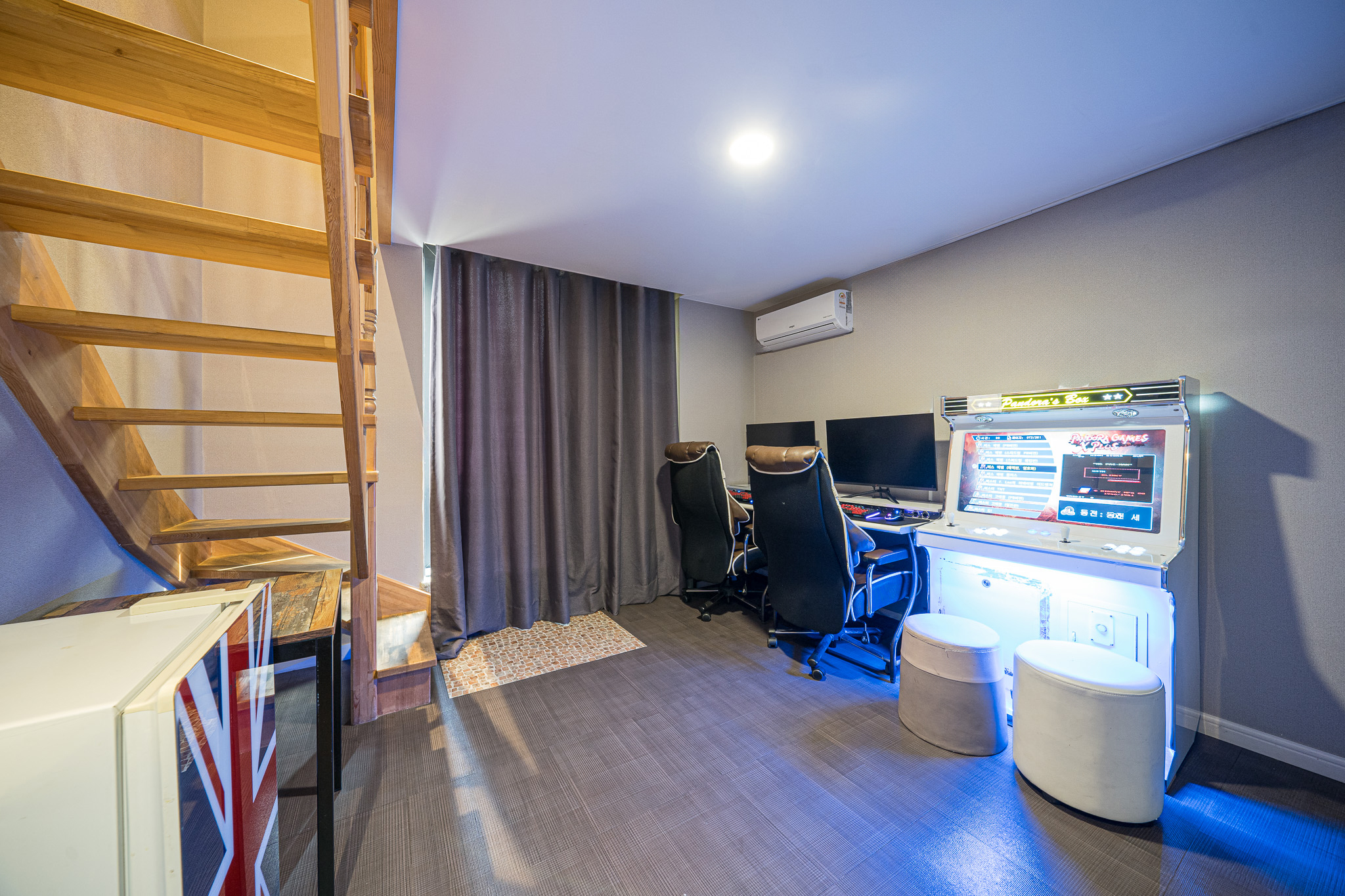 room detail thumbnail 1