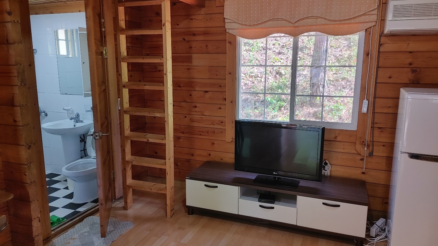 https://yaimg.yanolja.com/v5/2025/04/19/04/680328d258dd24.05995040.jpg