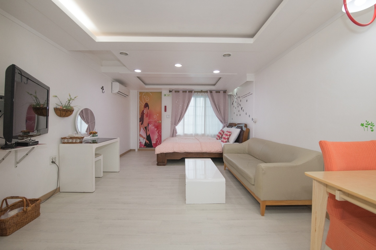 https://yaimg.yanolja.com/v5/2025/04/19/09/68036ebacb4584.93023536.jpg