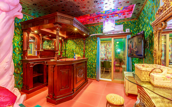 room detail thumbnail 2