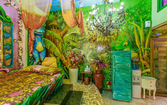 room detail thumbnail 2