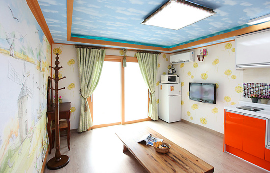 room detail thumbnail 2