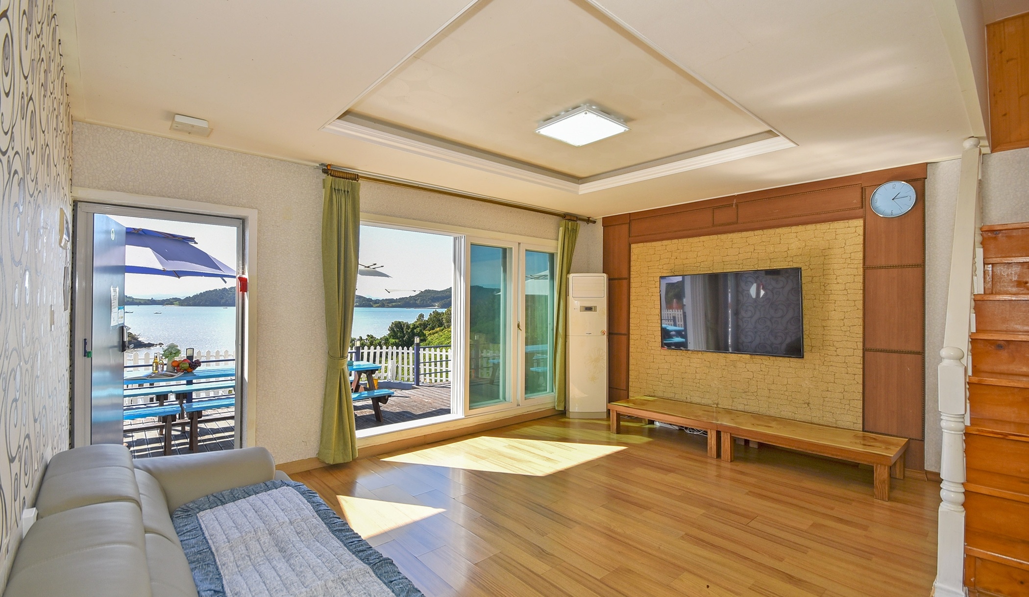 room detail thumbnail 0