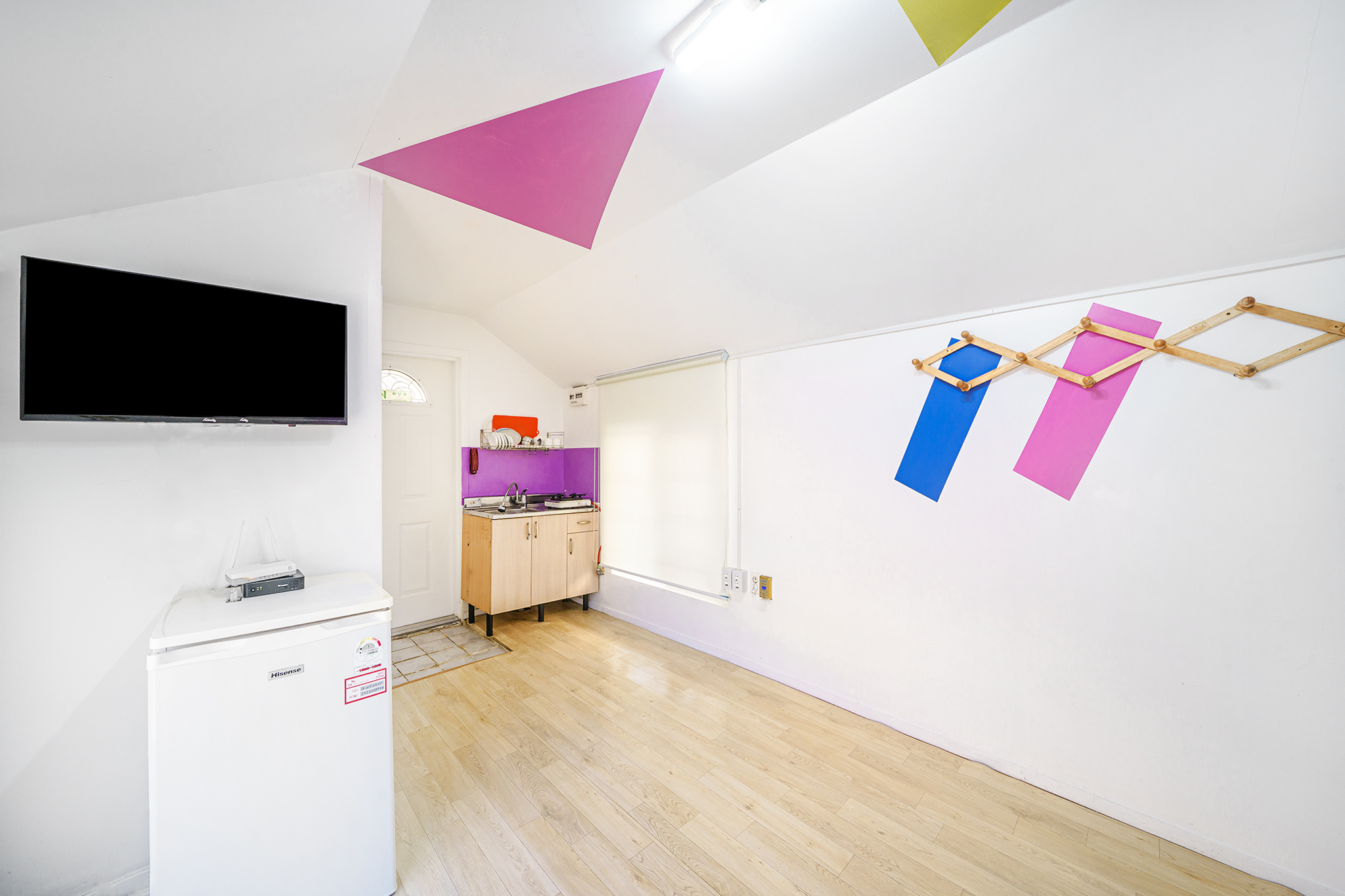 room detail thumbnail 2