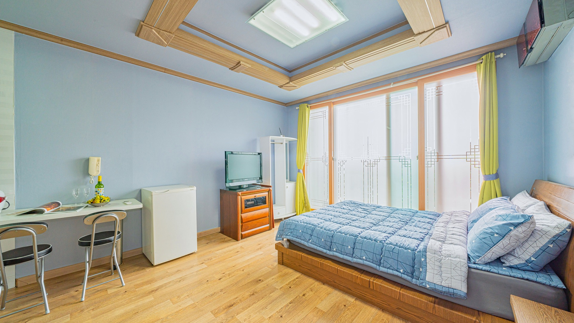 room detail thumbnail 0