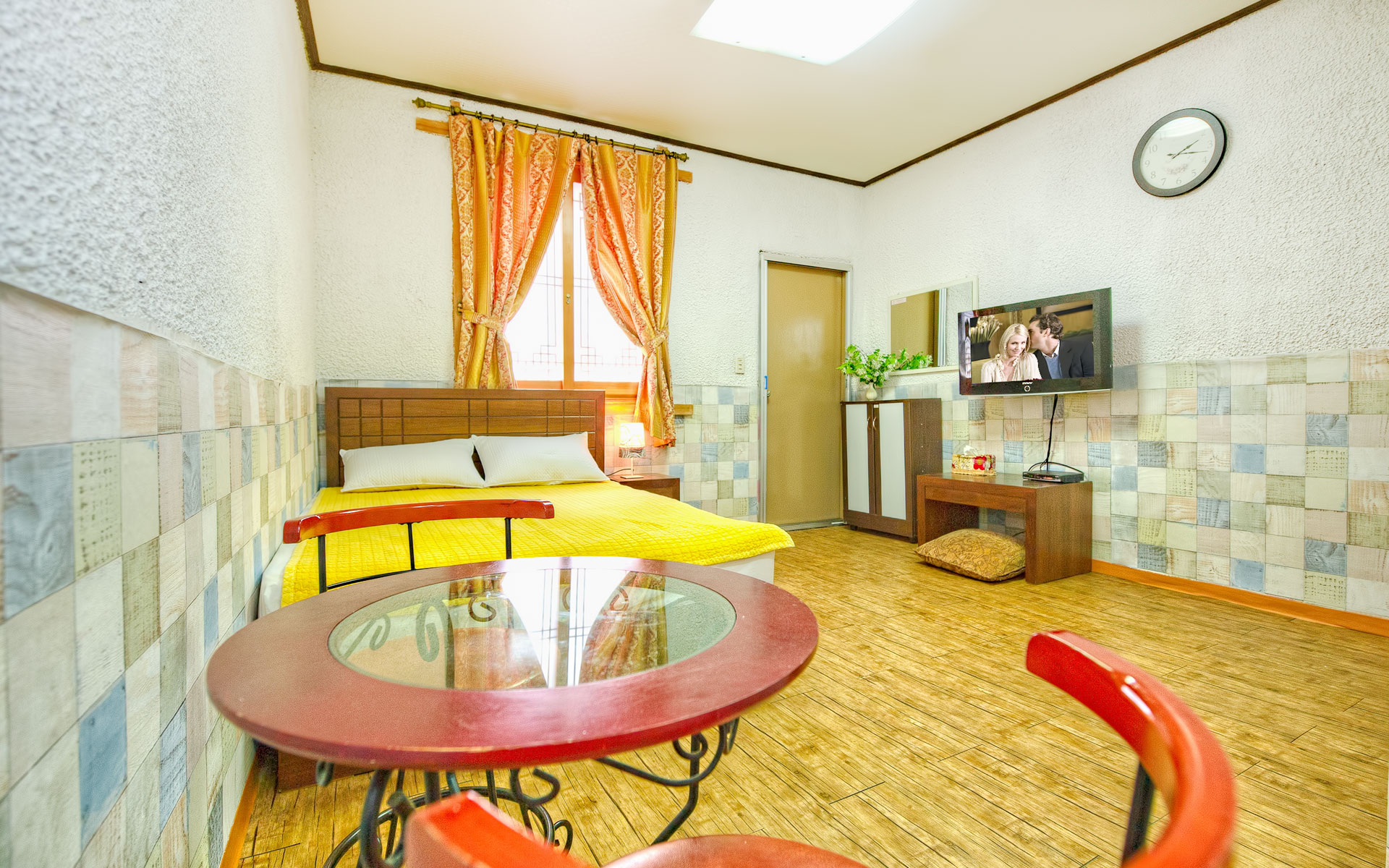 room detail thumbnail 0