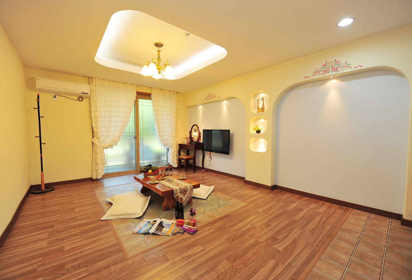 room detail thumbnail 1