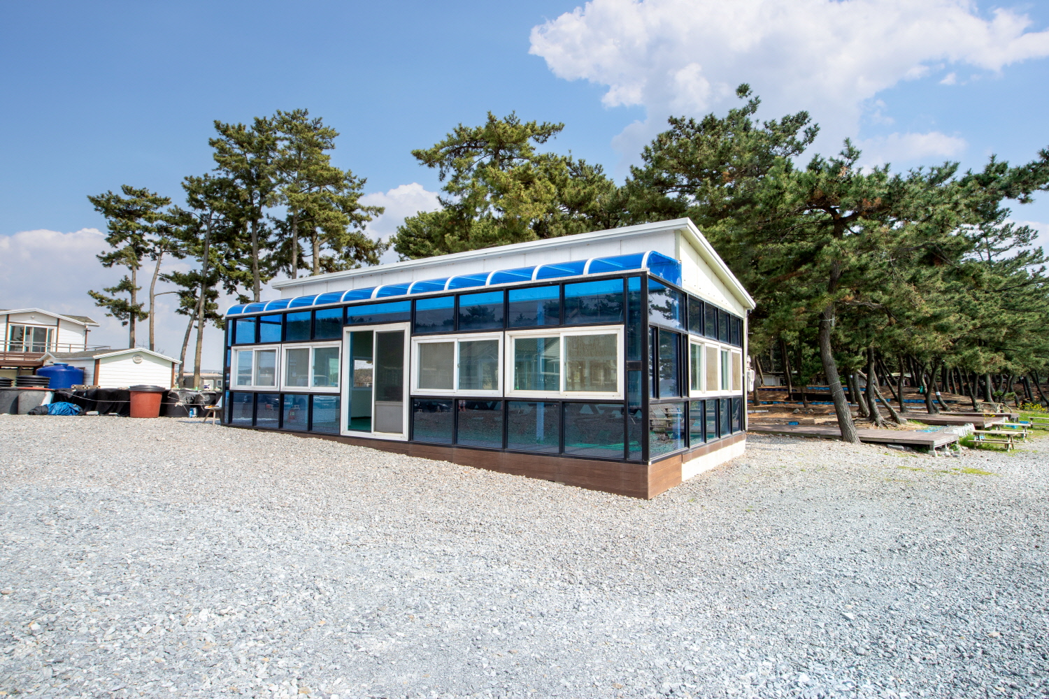 https://yaimg.yanolja.com/v5/2025/04/19/15/6803c468729bf5.34276493.jpg