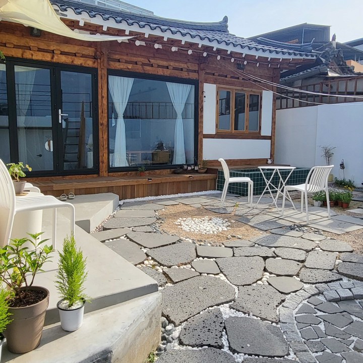 https://yaimg.yanolja.com/v5/2025/04/19/15/6803c75ac43778.76259288.jpg