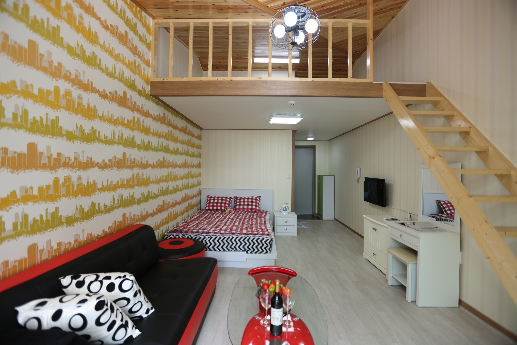 room detail thumbnail 1