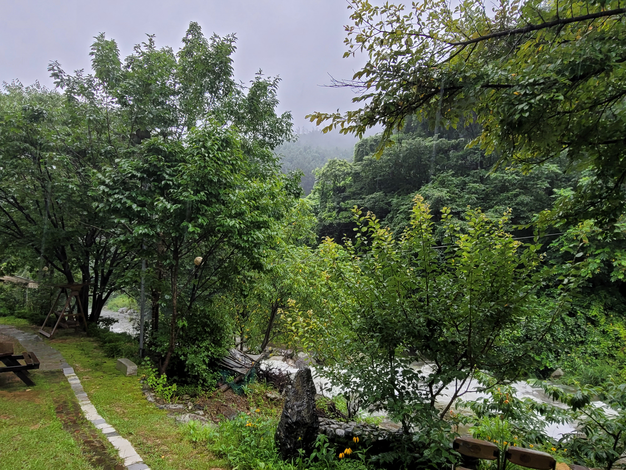 https://yaimg.yanolja.com/v5/2025/04/19/16/6803d57a48edd2.68627443.jpg