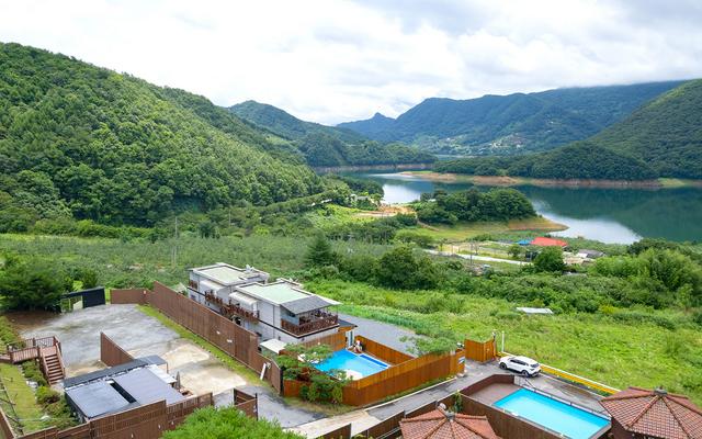 충주 아침호수스파펜션