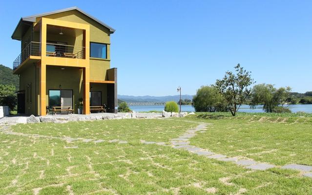 충주 탄금호펜션