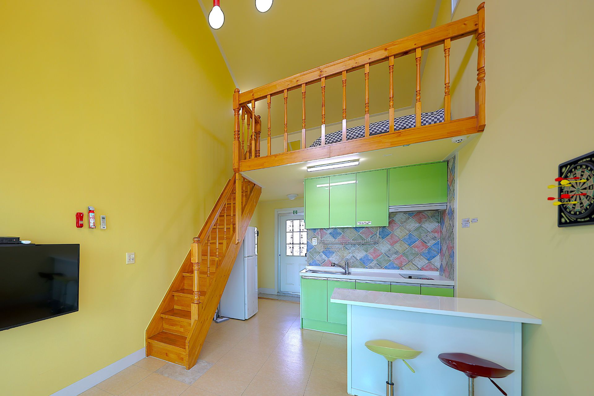 room detail thumbnail 1