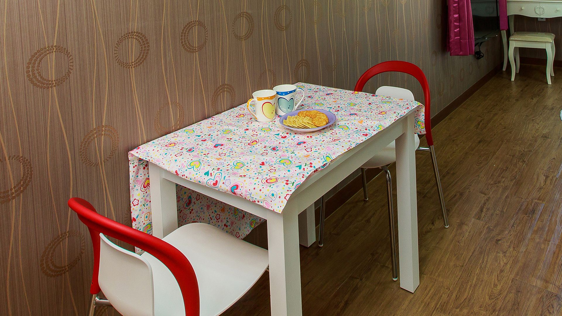 room detail thumbnail 2