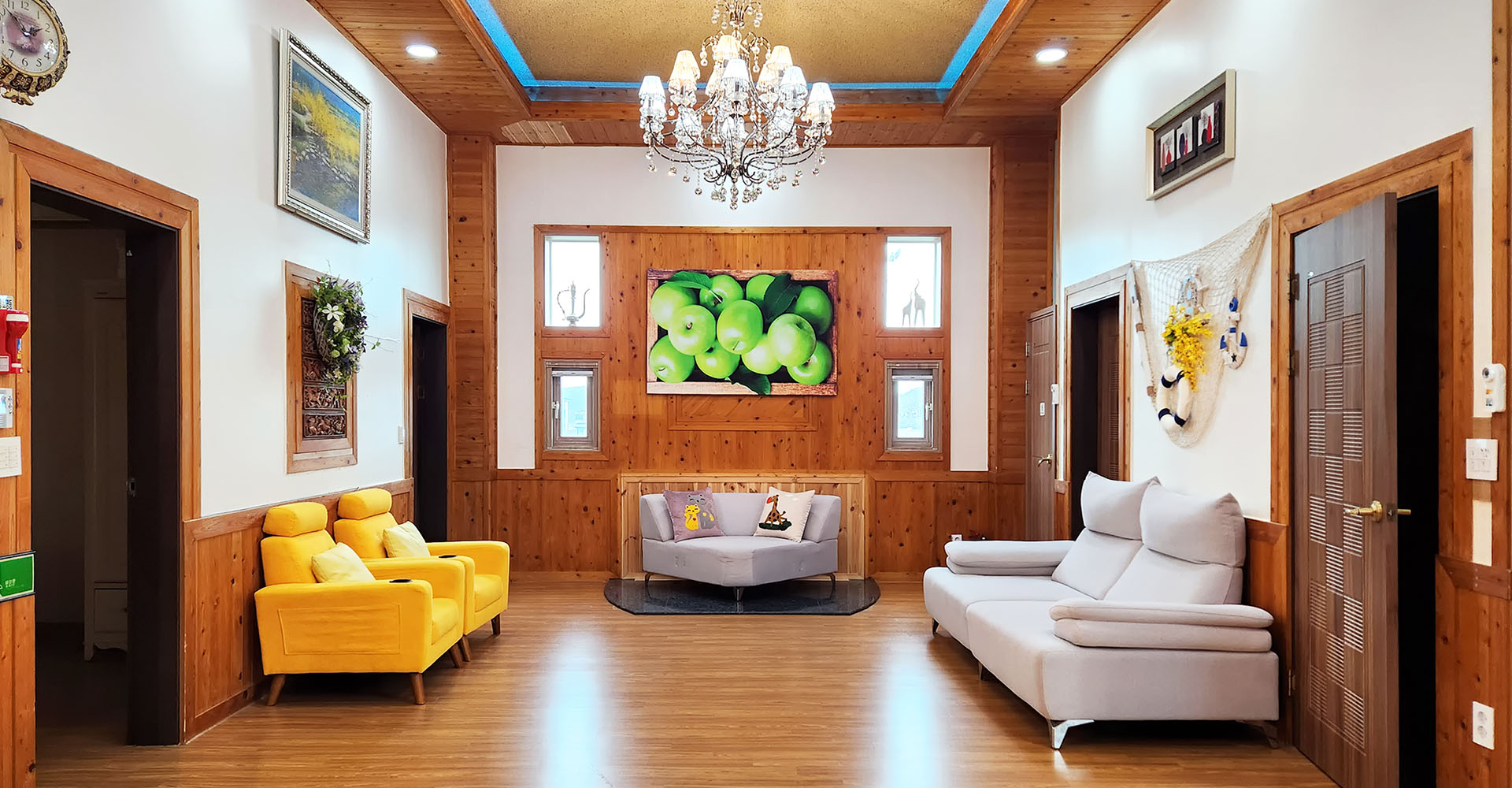 room detail thumbnail 0