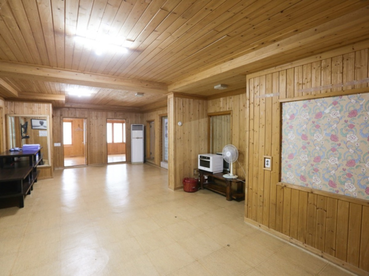 https://yaimg.yanolja.com/v5/2025/04/19/18/6803eb9bb153e8.38650969.jpg