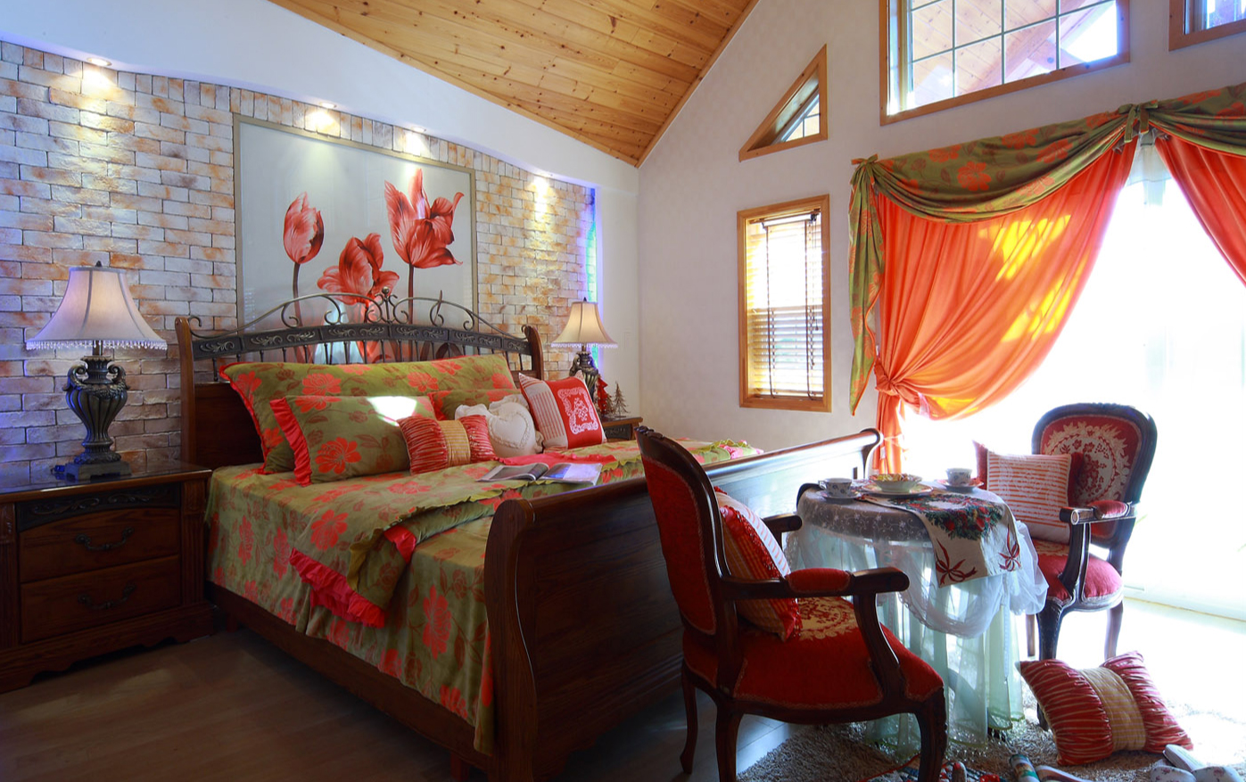 room detail thumbnail 2